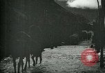 Standbild Nachwirkungen der Schlacht von Caporetto in Ersten Weltkrieg Italien, 1917, aus Sekunde 35 historischem Filmmaterial Videoclip 65675026036