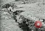Immagine di Re Carlo IV (Imperatore Karl I) dell'Austria Ungheriaguardando le truppe Italia, 1917, secondo 13 filmato di repertorio 65675026037