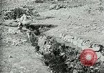Immagine di Re Carlo IV (Imperatore Karl I) dell'Austria Ungheriaguardando le truppe Italia, 1917, secondo 15 filmato di repertorio 65675026037
