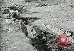 Immagine di Re Carlo IV (Imperatore Karl I) dell'Austria Ungheriaguardando le truppe Italia, 1917, secondo 16 filmato di repertorio 65675026037