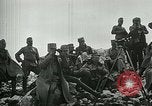 Immagine di Re Carlo IV (Imperatore Karl I) dell'Austria Ungheriaguardando le truppe Italia, 1917, secondo 30 filmato di repertorio 65675026037