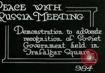 Standbild Rally am Trafalgar Square befürwortet die Anerkennung der sowjetischen Russland London England, 1920, aus Sekunde 4 historischem Filmmaterial Videoclip 65675026039
