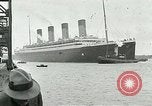 Image RMS Olympic arrivant à l'orifice transportant Prince de Galles Southampton Angleterre, 1924, de la seconde 11 séquences d'archives historiques vidéo 65675026042