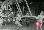 Image les cadets de l'air russe former en Angleterre l'Angleterre, 1917, de la seconde 29 séquences d'archives historiques vidéo 65675026045