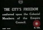 Immagine di Funzionari coloniale di arrivare a ricevere la libertà della città di Londra Londra Inghilterra Regno Unito, 1917, secondo 4 filmato di repertorio 65675026046