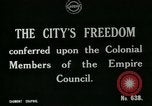 Immagine di Funzionari coloniale di arrivare a ricevere la libertà della città di Londra Londra Inghilterra Regno Unito, 1917, secondo 6 filmato di repertorio 65675026046