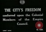 Immagine di Funzionari coloniale di arrivare a ricevere la libertà della città di Londra Londra Inghilterra Regno Unito, 1917, secondo 7 filmato di repertorio 65675026046