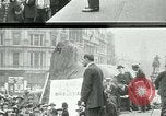 Standbild Britischen Kriegsveteranen zeigen London England Vereinigtes Königreich, 1919, aus Sekunde 3 historischem Filmmaterial Videoclip 65675026050