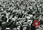 Standbild Britischen Kriegsveteranen zeigen London England Vereinigtes Königreich, 1919, aus Sekunde 13 historischem Filmmaterial Videoclip 65675026050