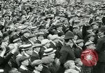 Standbild Britischen Kriegsveteranen zeigen London England Vereinigtes Königreich, 1919, aus Sekunde 16 historischem Filmmaterial Videoclip 65675026050