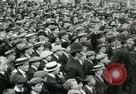 Standbild Britischen Kriegsveteranen zeigen London England Vereinigtes Königreich, 1919, aus Sekunde 18 historischem Filmmaterial Videoclip 65675026050