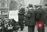 Standbild Britischen Kriegsveteranen zeigen London England Vereinigtes Königreich, 1919, aus Sekunde 19 historischem Filmmaterial Videoclip 65675026050