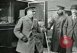 Immagine di Re Giorgio V visite ufficiali americani club Regno Unito, 1917, secondo 57 filmato di repertorio 65675026056