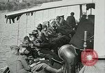Immagine di Soldati americani off duty prima guerra mondiale di intrattenimento Maidenhead Inghilterra, 1918, secondo 9 filmato di repertorio 65675026057