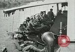 Immagine di Soldati americani off duty prima guerra mondiale di intrattenimento Maidenhead Inghilterra, 1918, secondo 11 filmato di repertorio 65675026057