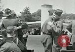 Immagine di Soldati americani off duty prima guerra mondiale di intrattenimento Maidenhead Inghilterra, 1918, secondo 16 filmato di repertorio 65675026057