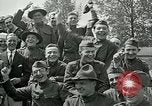 Immagine di Soldati americani off duty prima guerra mondiale di intrattenimento Maidenhead Inghilterra, 1918, secondo 39 filmato di repertorio 65675026057