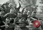 Immagine di Soldati americani off duty prima guerra mondiale di intrattenimento Maidenhead Inghilterra, 1918, secondo 41 filmato di repertorio 65675026057
