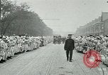 Standbild Frauen Arbeitnehmer London England Vereinigtes Königreich, 1918, aus Sekunde 24 historischem Filmmaterial Videoclip 65675026059