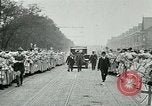 Standbild Frauen Arbeitnehmer London England Vereinigtes Königreich, 1918, aus Sekunde 31 historischem Filmmaterial Videoclip 65675026059