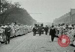 Standbild Frauen Arbeitnehmer London England Vereinigtes Königreich, 1918, aus Sekunde 32 historischem Filmmaterial Videoclip 65675026059