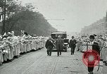 Standbild Frauen Arbeitnehmer London England Vereinigtes Königreich, 1918, aus Sekunde 37 historischem Filmmaterial Videoclip 65675026059