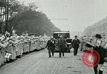 Standbild Frauen Arbeitnehmer London England Vereinigtes Königreich, 1918, aus Sekunde 38 historischem Filmmaterial Videoclip 65675026059