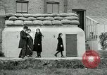 Standbild Ersten Weltkrieg era Luftschutzbunker London England Vereinigtes Königreich, 1918, aus Sekunde 19 historischem Filmmaterial Videoclip 65675026060