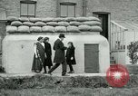 Standbild Ersten Weltkrieg era Luftschutzbunker London England Vereinigtes Königreich, 1918, aus Sekunde 20 historischem Filmmaterial Videoclip 65675026060