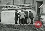 Standbild Ersten Weltkrieg era Luftschutzbunker London England Vereinigtes Königreich, 1918, aus Sekunde 36 historischem Filmmaterial Videoclip 65675026060