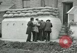 Standbild Ersten Weltkrieg era Luftschutzbunker London England Vereinigtes Königreich, 1918, aus Sekunde 39 historischem Filmmaterial Videoclip 65675026060