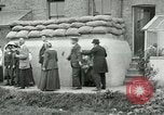 Standbild Ersten Weltkrieg era Luftschutzbunker London England Vereinigtes Königreich, 1918, aus Sekunde 41 historischem Filmmaterial Videoclip 65675026060