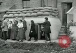 Standbild Ersten Weltkrieg era Luftschutzbunker London England Vereinigtes Königreich, 1918, aus Sekunde 43 historischem Filmmaterial Videoclip 65675026060