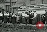 Standbild Ersten Weltkrieg era Luftschutzbunker London England Vereinigtes Königreich, 1918, aus Sekunde 53 historischem Filmmaterial Videoclip 65675026060