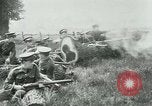 Standbild Allenbury Gasmaske im 1 Weltkrieg England, Vereinigtes Königreich, 1915, aus Sekunde 9 historischem Filmmaterial Videoclip 65675026081