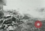 Standbild Allenbury Gasmaske im 1 Weltkrieg England, Vereinigtes Königreich, 1915, aus Sekunde 10 historischem Filmmaterial Videoclip 65675026081
