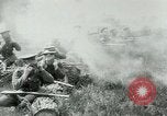 Standbild Allenbury Gasmaske im 1 Weltkrieg England, Vereinigtes Königreich, 1915, aus Sekunde 13 historischem Filmmaterial Videoclip 65675026081