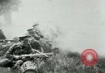 Standbild Allenbury Gasmaske im 1 Weltkrieg England, Vereinigtes Königreich, 1915, aus Sekunde 16 historischem Filmmaterial Videoclip 65675026081