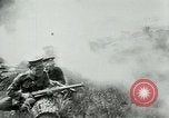 Standbild Allenbury Gasmaske im 1 Weltkrieg England, Vereinigtes Königreich, 1915, aus Sekunde 17 historischem Filmmaterial Videoclip 65675026081