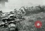 Standbild Allenbury Gasmaske im 1 Weltkrieg England, Vereinigtes Königreich, 1915, aus Sekunde 28 historischem Filmmaterial Videoclip 65675026081