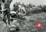Standbild Allenbury Gasmaske im 1 Weltkrieg England, Vereinigtes Königreich, 1915, aus Sekunde 30 historischem Filmmaterial Videoclip 65675026081