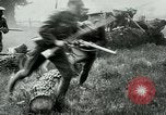 Standbild Allenbury Gasmaske im 1 Weltkrieg England, Vereinigtes Königreich, 1915, aus Sekunde 31 historischem Filmmaterial Videoclip 65675026081