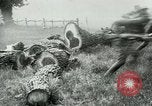 Standbild Allenbury Gasmaske im 1 Weltkrieg England, Vereinigtes Königreich, 1915, aus Sekunde 33 historischem Filmmaterial Videoclip 65675026081
