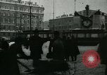 Image scènes dans Petrograd peu après la Révolution d'octobre soviétique Saint Petersburg Russie soviétique, 1917, de la seconde 7 séquences d'archives historiques vidéo 65675026082