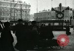 Image scènes dans Petrograd peu après la Révolution d'octobre soviétique Saint Petersburg Russie soviétique, 1917, de la seconde 8 séquences d'archives historiques vidéo 65675026082