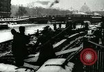 Image scènes dans Petrograd peu après la Révolution d'octobre soviétique Saint Petersburg Russie soviétique, 1917, de la seconde 22 séquences d'archives historiques vidéo 65675026082