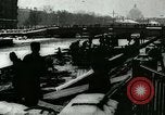 Image scènes dans Petrograd peu après la Révolution d'octobre soviétique Saint Petersburg Russie soviétique, 1917, de la seconde 24 séquences d'archives historiques vidéo 65675026082