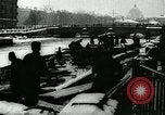 Image scènes dans Petrograd peu après la Révolution d'octobre soviétique Saint Petersburg Russie soviétique, 1917, de la seconde 25 séquences d'archives historiques vidéo 65675026082