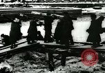 Image scènes dans Petrograd peu après la Révolution d'octobre soviétique Saint Petersburg Russie soviétique, 1917, de la seconde 46 séquences d'archives historiques vidéo 65675026082