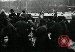 Image scènes dans Petrograd peu après la Révolution d'octobre soviétique Saint Petersburg Russie soviétique, 1917, de la seconde 57 séquences d'archives historiques vidéo 65675026082